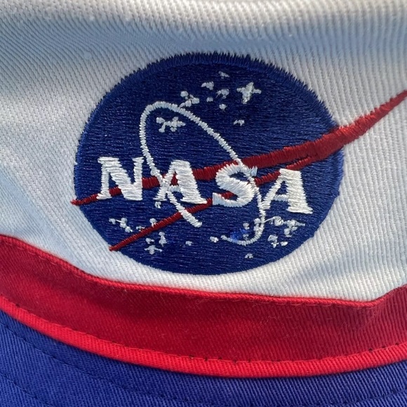NASA Bucket Hat OSFM Red White Blue Space Station NEW WITH TAGS L/XL - Picture 5 of 6